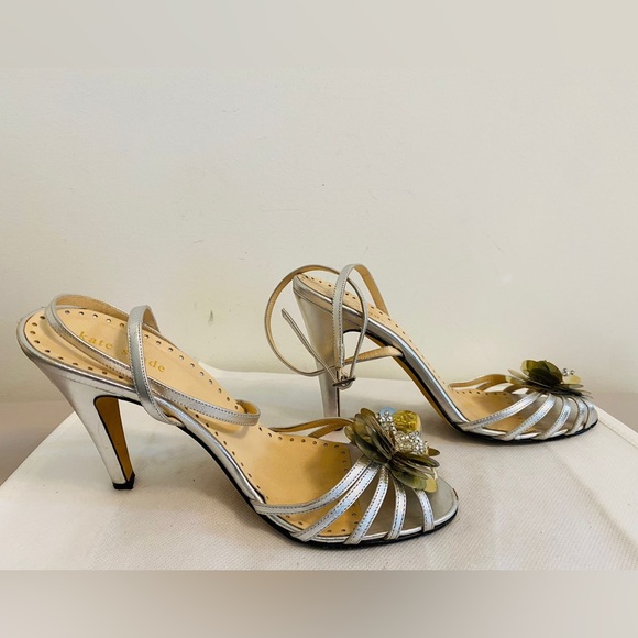 Authentic Kate spade heels with flower - Picture 5 of 12